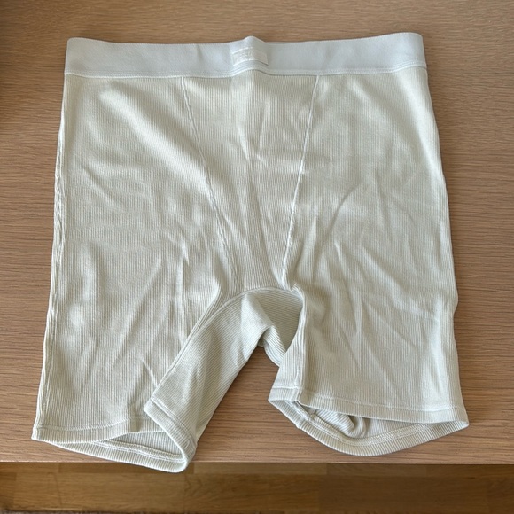 SKIMS Boxer Shorts NWT - Picture 1 of 3